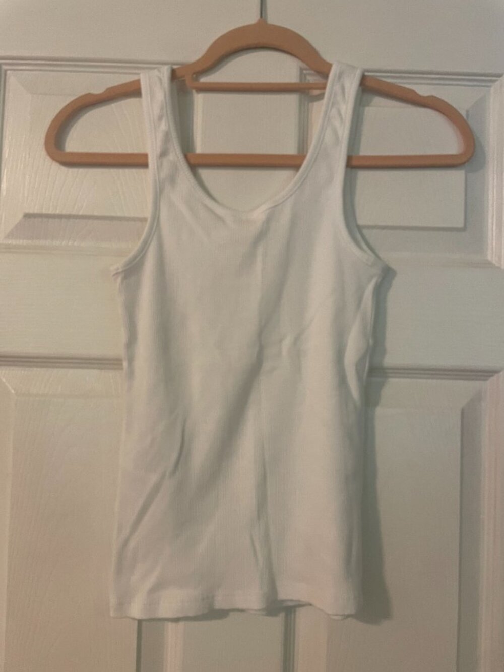 LEVI's White Ribbed Tank Top Small - Picture 2 of 4